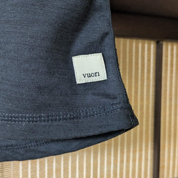 Vuori Lux Performance Racerback Tank In Ink Heather - Picture 2 of 2